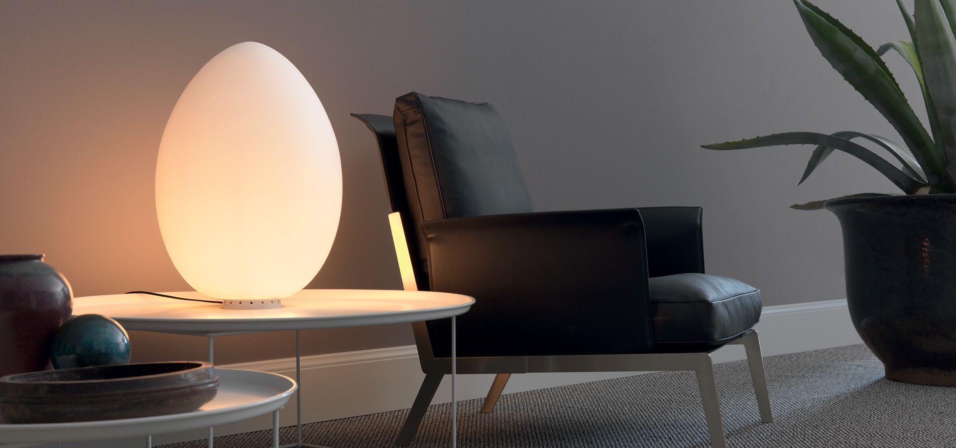 Uovo Table Lamp by Fontana Arte Lamps